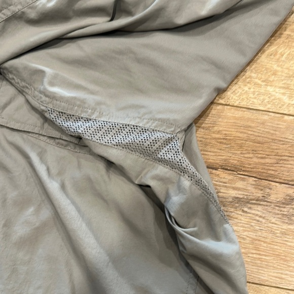 REI Men's Beige Button-Up Shirt - Picture 4 of 6